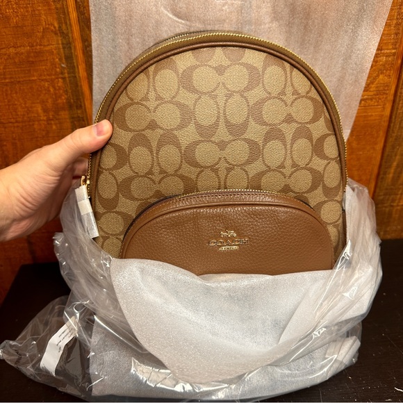 Coach Court Backpack In Signature Canvas - Picture 6 of 8